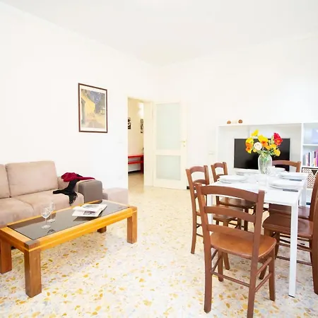 Daire Lovely Flat Near The Tower Pisa