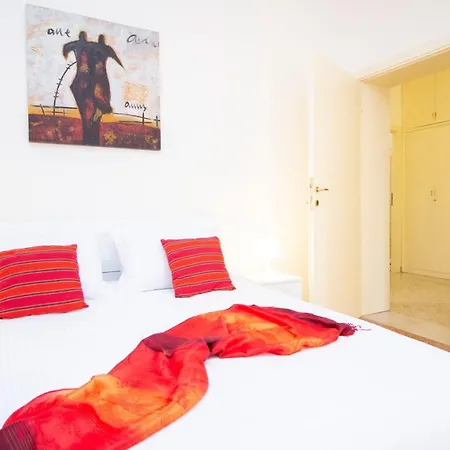 Daire Lovely Flat Near The Tower