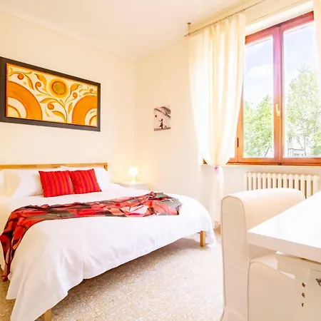 Lovely Flat Near The Tower Апартаменты *