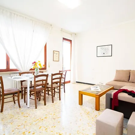 Апартаменты Lovely Flat Near The Tower *