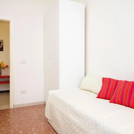 Lovely Flat Near The Tower Пиза