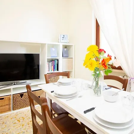 アパート Lovely Flat Near The Tower *
